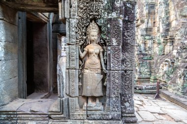 Bayon tapınağıdır Khmer antik tapınak Siem Reap içinde karmaşık Angkor Wat, Kamboçya'da bir yaz günü