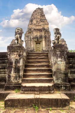 Doğu Mebon Siem Reap, Kamboçya'da bir yaz günü karmaşık Angkor Wat Tapınağı