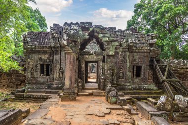 Siem Reap, Kamboçya'da bir yaz günü karmaşık Angkor Wat Tapınağı ta Som