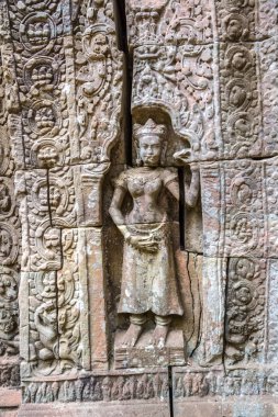 Siem Reap, Kamboçya'da bir yaz günü karmaşık Angkor Wat Tapınağı ta Som