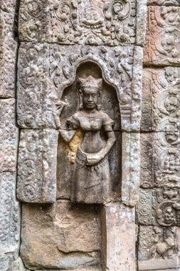 Siem Reap, Kamboçya'da bir yaz günü karmaşık Angkor Wat Tapınağı ta Som
