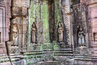 Siem Reap, Kamboçya'da bir yaz günü karmaşık Angkor Wat Tapınağı ta Som