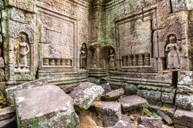 Siem Reap, Kamboçya'da bir yaz günü karmaşık Angkor Wat Tapınağı ta Som
