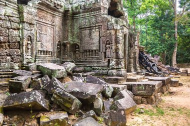 Siem Reap, Kamboçya'da bir yaz günü karmaşık Angkor Wat Tapınağı ta Som