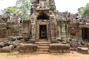 Siem Reap, Kamboçya'da bir yaz günü karmaşık Angkor Wat Tapınağı ta Som