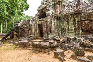 Siem Reap, Kamboçya'da bir yaz günü karmaşık Angkor Wat Tapınağı ta Som