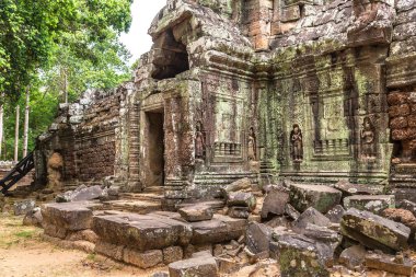 Siem Reap, Kamboçya'da bir yaz günü karmaşık Angkor Wat Tapınağı ta Som