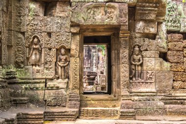 Siem Reap, Kamboçya'da bir yaz günü karmaşık Angkor Wat Tapınağı ta Som