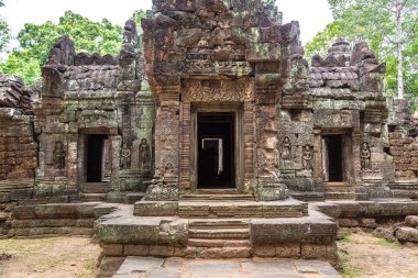Siem Reap, Kamboçya'da bir yaz günü karmaşık Angkor Wat Tapınağı ta Som
