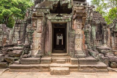 Siem Reap, Kamboçya'da bir yaz günü karmaşık Angkor Wat Tapınağı ta Som