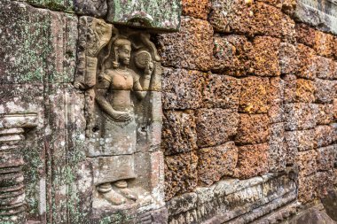 Siem Reap, Kamboçya'da bir yaz günü karmaşık Angkor Wat Tapınağı ta Som