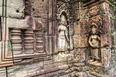 Siem Reap, Kamboçya'da bir yaz günü karmaşık Angkor Wat Tapınağı ta Som