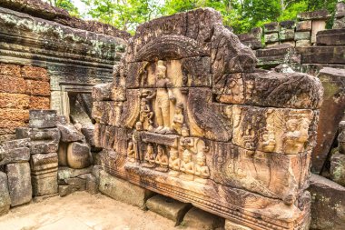 Siem Reap, Kamboçya'da bir yaz günü karmaşık Angkor Wat Tapınağı ta Som