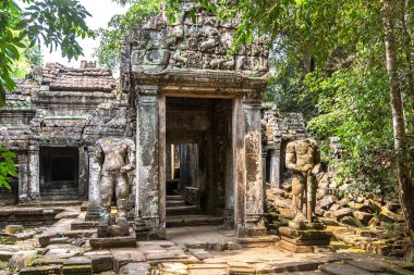 Siem Reap, Kamboçya'da bir yaz günü karmaşık Angkor Wat tapınakta Preah Khan