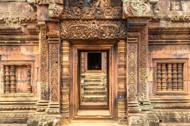 Banteay Srei Siem Reap, Kamboçya'da bir yaz günü karmaşık Angkor Wat Tapınağı
