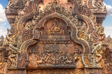 Banteay Srei Siem Reap, Kamboçya'da bir yaz günü karmaşık Angkor Wat Tapınağı