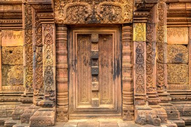 Banteay Srei Siem Reap, Kamboçya'da bir yaz günü karmaşık Angkor Wat Tapınağı
