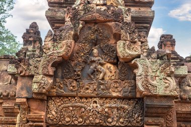 Banteay Srei Siem Reap, Kamboçya'da bir yaz günü karmaşık Angkor Wat Tapınağı