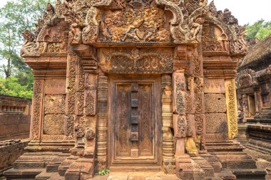 Banteay Srei Siem Reap, Kamboçya'da bir yaz günü karmaşık Angkor Wat Tapınağı