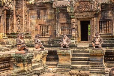 Banteay Srei Siem Reap, Kamboçya'da bir yaz günü karmaşık Angkor Wat Tapınağı