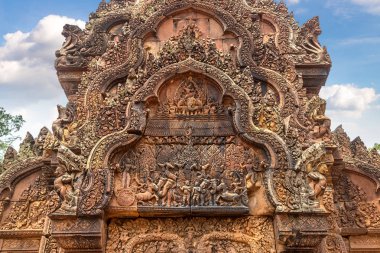 Banteay Srei Siem Reap, Kamboçya'da bir yaz günü karmaşık Angkor Wat Tapınağı