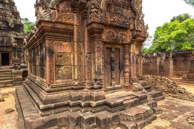 Banteay Srei Siem Reap, Kamboçya'da bir yaz günü karmaşık Angkor Wat Tapınağı