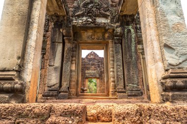 Siem Reap, Kamboçya'da bir yaz günü karmaşık Angkor Wat Tapınağı Banteay Samre