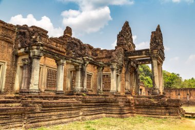 Siem Reap, Kamboçya'da bir yaz günü karmaşık Angkor Wat Tapınağı Banteay Samre