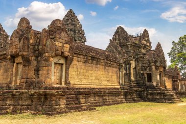 Siem Reap, Kamboçya'da bir yaz günü karmaşık Angkor Wat Tapınağı Banteay Samre