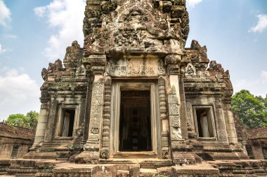 Siem Reap, Kamboçya'da bir yaz günü karmaşık Angkor Wat Tapınağı Banteay Samre
