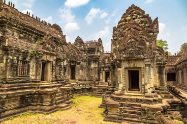 Siem Reap, Kamboçya'da bir yaz günü karmaşık Angkor Wat Tapınağı Banteay Samre