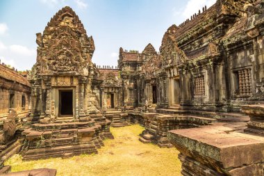Siem Reap, Kamboçya'da bir yaz günü karmaşık Angkor Wat Tapınağı Banteay Samre