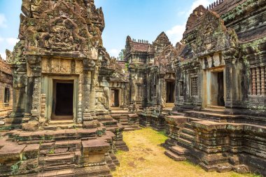 Siem Reap, Kamboçya'da bir yaz günü karmaşık Angkor Wat Tapınağı Banteay Samre