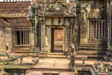 Siem Reap, Kamboçya'da bir yaz günü karmaşık Angkor Wat Tapınağı Banteay Samre