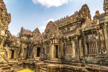Siem Reap, Kamboçya'da bir yaz günü karmaşık Angkor Wat Tapınağı Banteay Samre