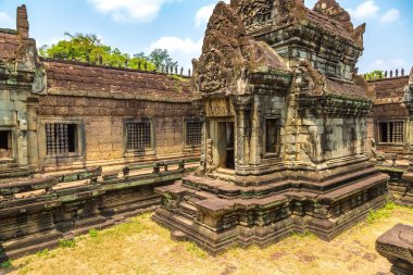 Siem Reap, Kamboçya'da bir yaz günü karmaşık Angkor Wat Tapınağı Banteay Samre