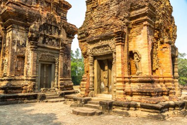 Siem Reap, Kamboçya'da bir yaz günü karmaşık Angkor Wat Tapınağı Preah Ko