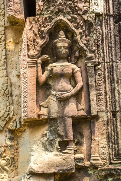 Ta Prohm tapınak kalıntıları olduğunu Khmer antik tapınak Siem Reap içinde karmaşık Angkor Wat, Kamboçya'da bir yaz günü
