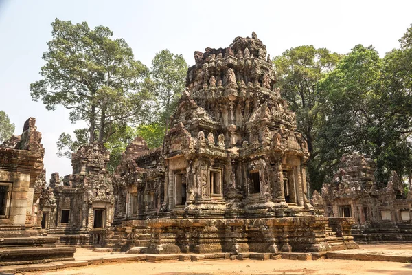 Chau Say Tevoda tapınak kalıntıları olduğunu Khmer antik tapınak Siem Reap içinde karmaşık Angkor Wat, Kamboçya'da bir yaz günü