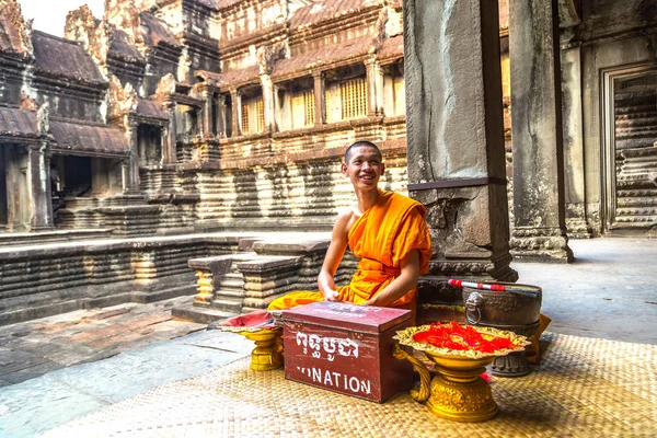 Siem Reap Kambodża Czerwca 2018 Buddyjski Mnich Świątyni Angkor Wat — Zdjęcie stockowe