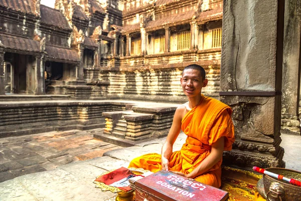 Siem Reap Kambodża Czerwca 2018 Buddyjski Mnich Świątyni Angkor Wat — Zdjęcie stockowe