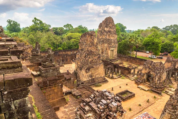 Siem Reap, Kamboçya'da bir yaz günü karmaşık Angkor Wat Tapınağı pre Rup
