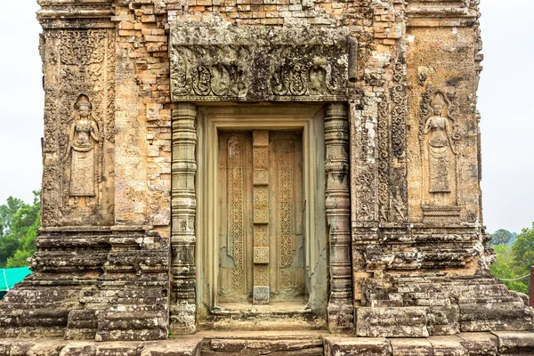 Siem Reap, Kamboçya'da bir yaz günü karmaşık Angkor Wat Tapınağı pre Rup