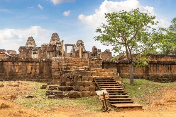 Doğu Mebon Siem Reap, Kamboçya'da bir yaz günü karmaşık Angkor Wat Tapınağı