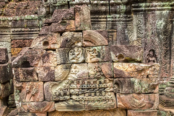 Siem Reap, Kamboçya'da bir yaz günü karmaşık Angkor Wat Tapınağı ta Som
