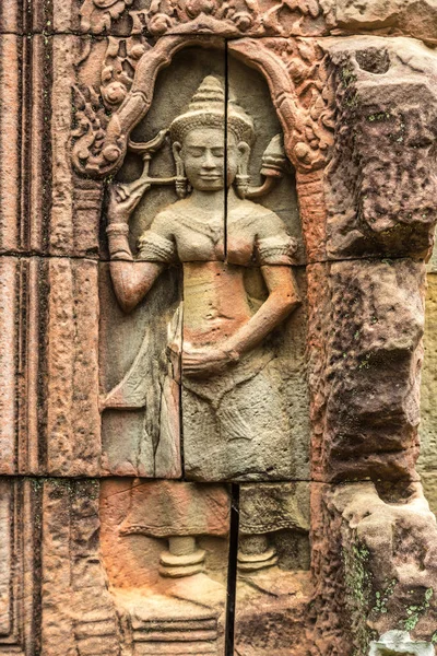 Siem Reap, Kamboçya'da bir yaz günü karmaşık Angkor Wat Tapınağı ta Som