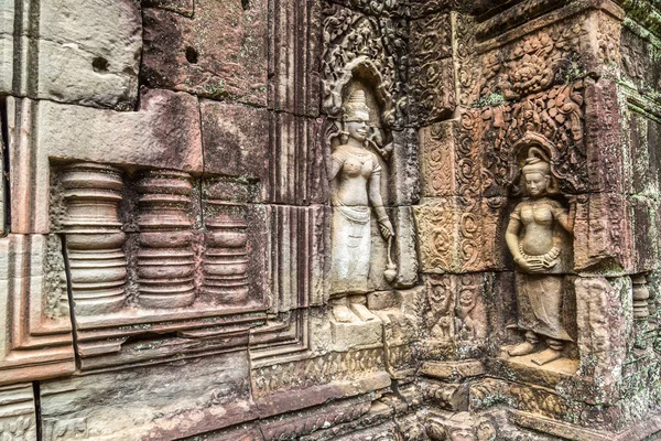 Siem Reap, Kamboçya'da bir yaz günü karmaşık Angkor Wat Tapınağı ta Som