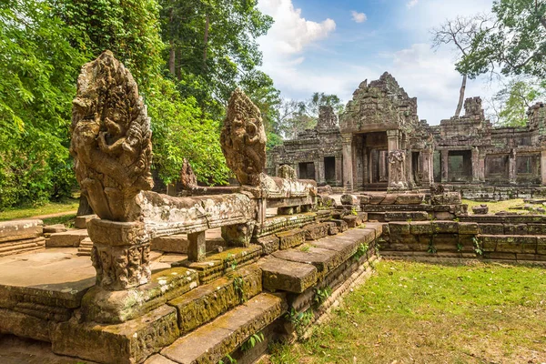 Siem Reap, Kamboçya'da bir yaz günü karmaşık Angkor Wat tapınakta Preah Khan