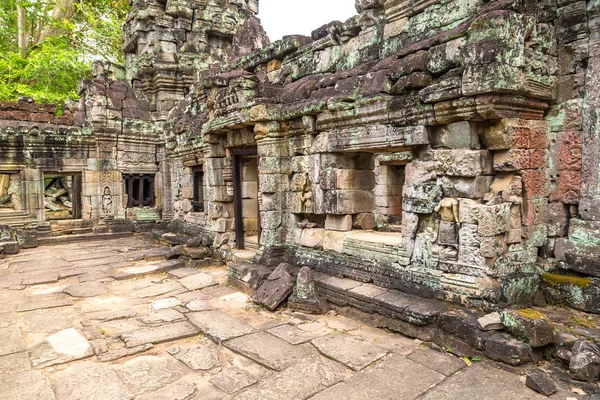 Siem Reap, Kamboçya'da bir yaz günü karmaşık Angkor Wat tapınakta Preah Khan
