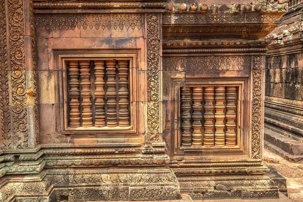 Banteay Srei Siem Reap, Kamboçya'da bir yaz günü karmaşık Angkor Wat Tapınağı